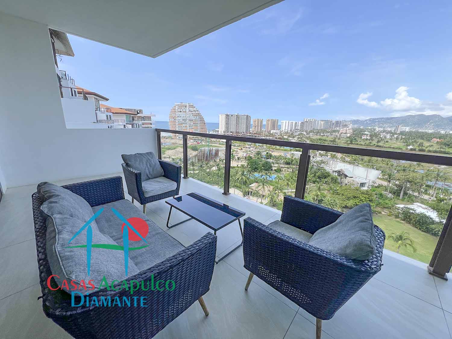 La Isla Emerald L 12 La Isla Emerald L 12